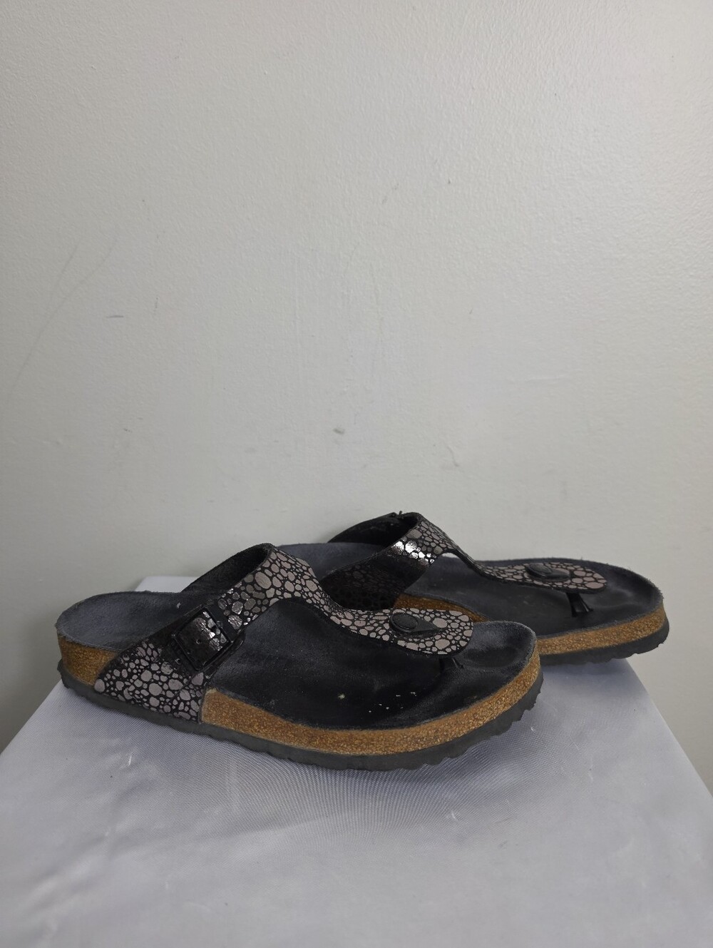 Birkenstock Gizeh Metallic Black Patterned Thong Sandals - Picture 3 of 13